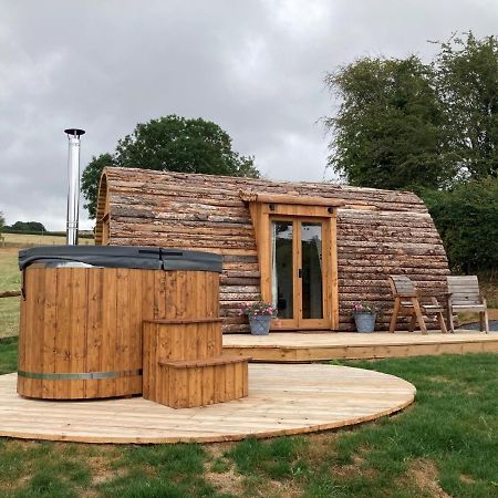 Delor - Bryntalch Glamping Pods Hotel Montgomery Buitenkant foto