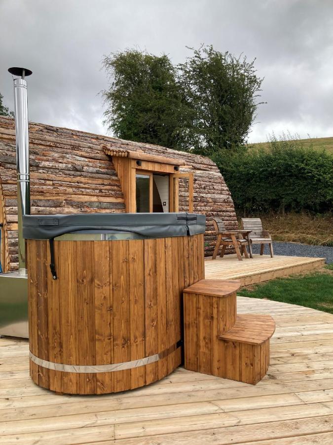 Delor - Bryntalch Glamping Pods Hotel Montgomery Buitenkant foto