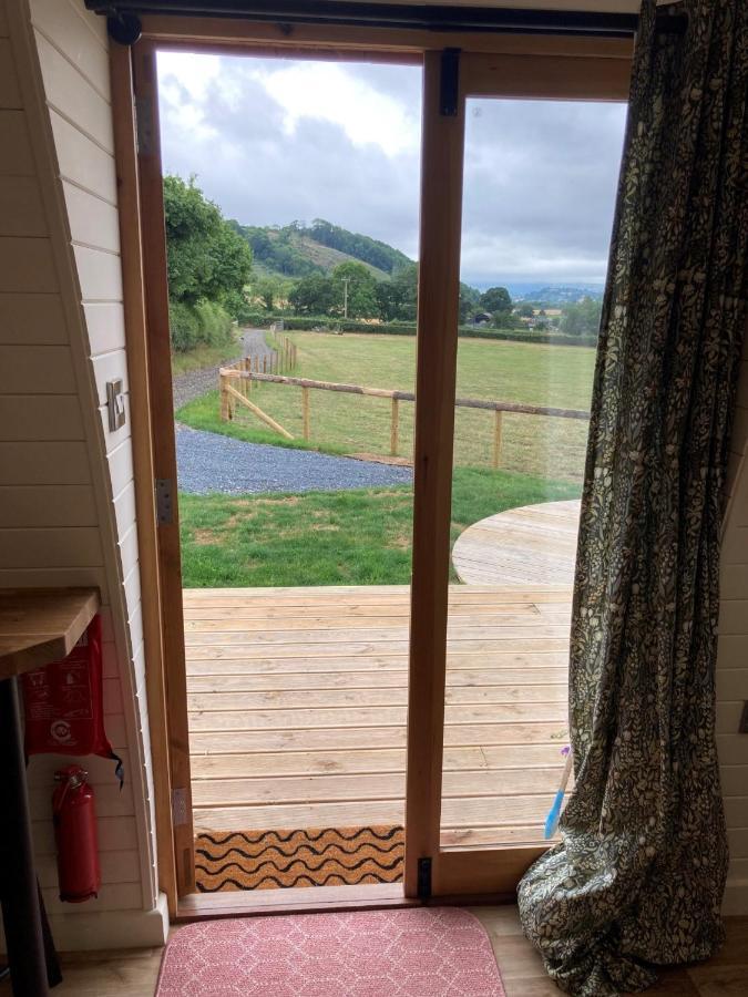 Delor - Bryntalch Glamping Pods Hotel Montgomery Buitenkant foto